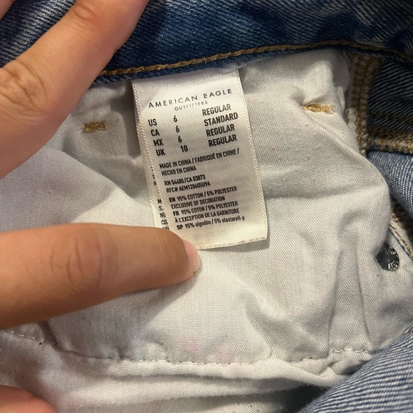 American Eagle Mom Jean - Picture 4 of 4